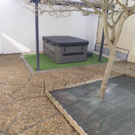 הוילה סן מלו L Embrun Jacuzzi מראה חיצוני תמונה